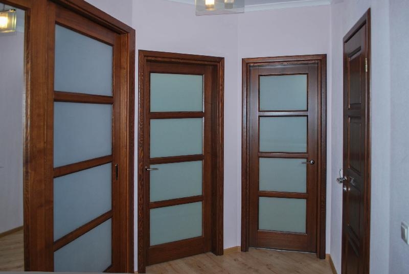 Установка двери со стеклом