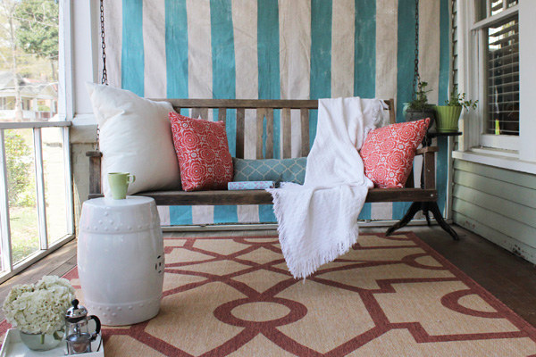 Striped balcony partition