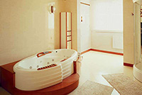 ванна со стеновыми панелями