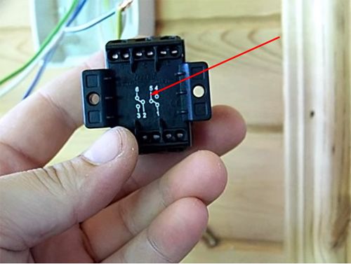 Схема подключения проходного выключателя с 2х мест: порядок выполнения монтажных работ