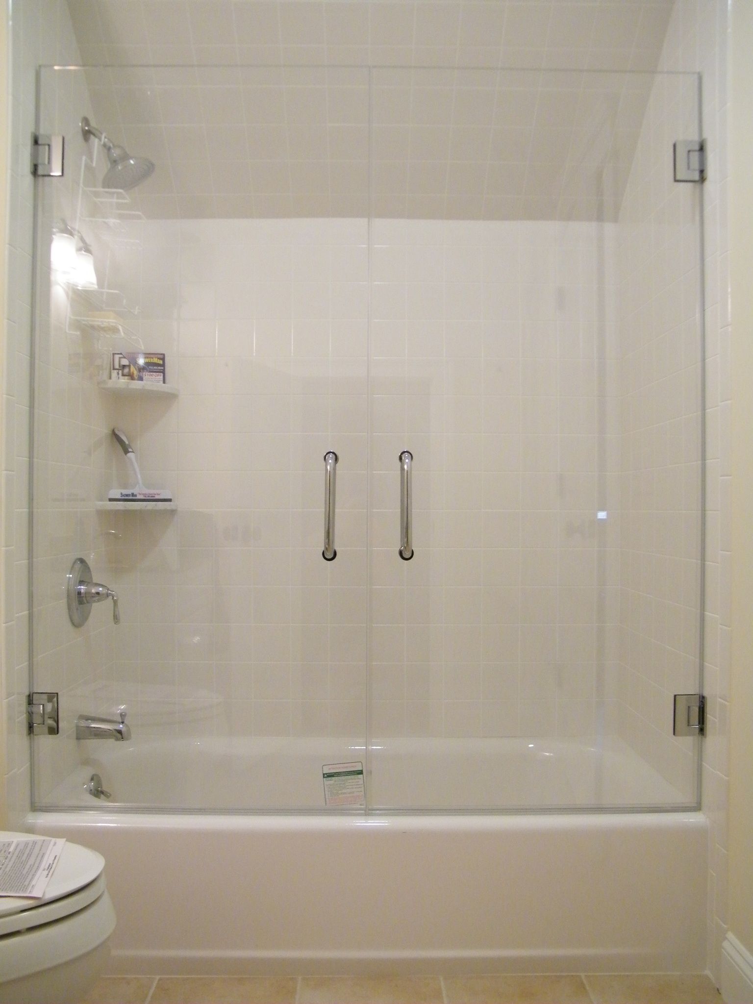 Ограждения для ванной и душа из стекла:советы по выбору и установке