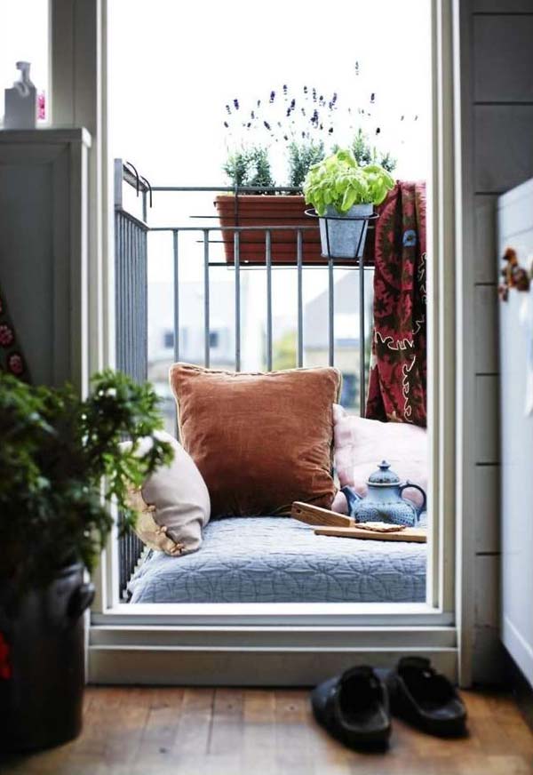 tiny-balcony-furniture-4