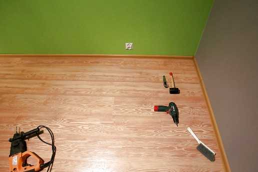 Плинтус оконный – видео-инструкция по установке своими руками, размеры ...