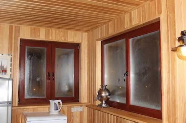 Почему потеют деревянные окна изнутри что делать – Почему потеют .